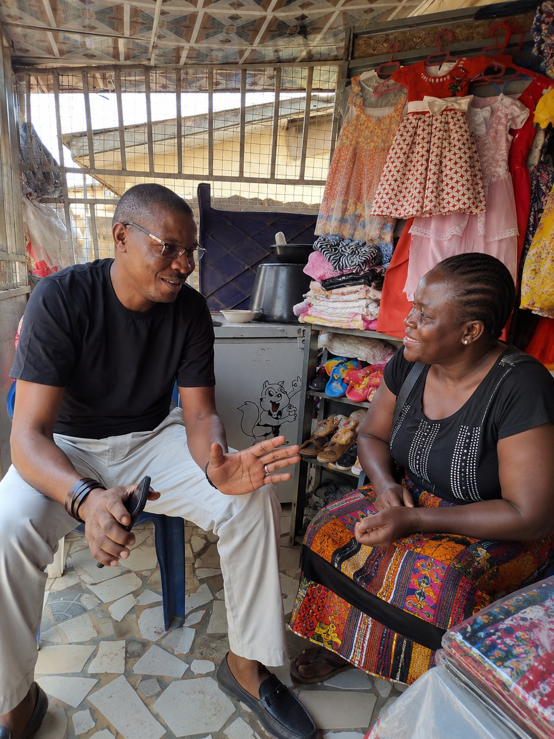 AvisMoney COO with a client