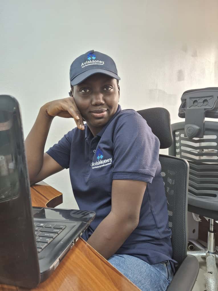 AvisMoney staff at work